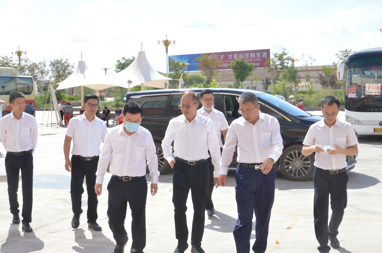 市国资委陈德俊一行到新疆喀什广州新城考察调研